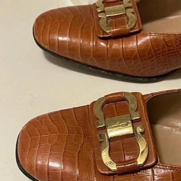 Salvatore Ferragamo Authentic Loafers WOMEN shoes, chic and comfy - Picture 9 of 16